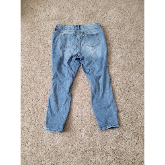 Torrid Women's Blue Boyfriend Fit Skinny Jeans Size 12 Distressed Mid Rise - Picture 2 of 8